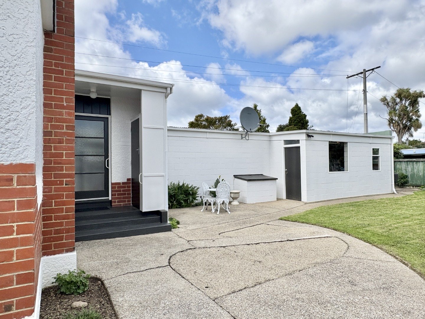 Forfar Mosgiel - backyard 1