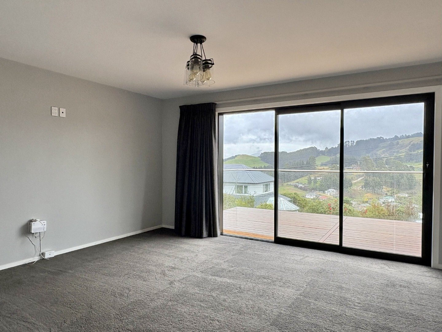 16-pitcairn-street-dunedin-rental-living-2