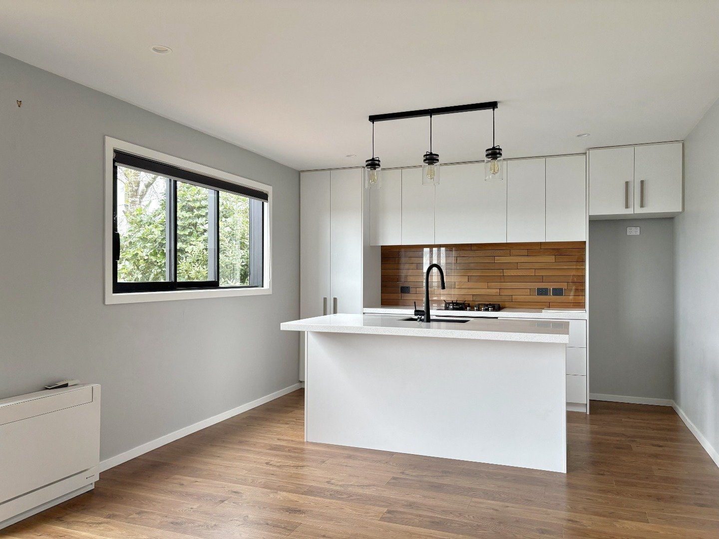 16-pitcairn-street-dunedin-rental-kitchen-2