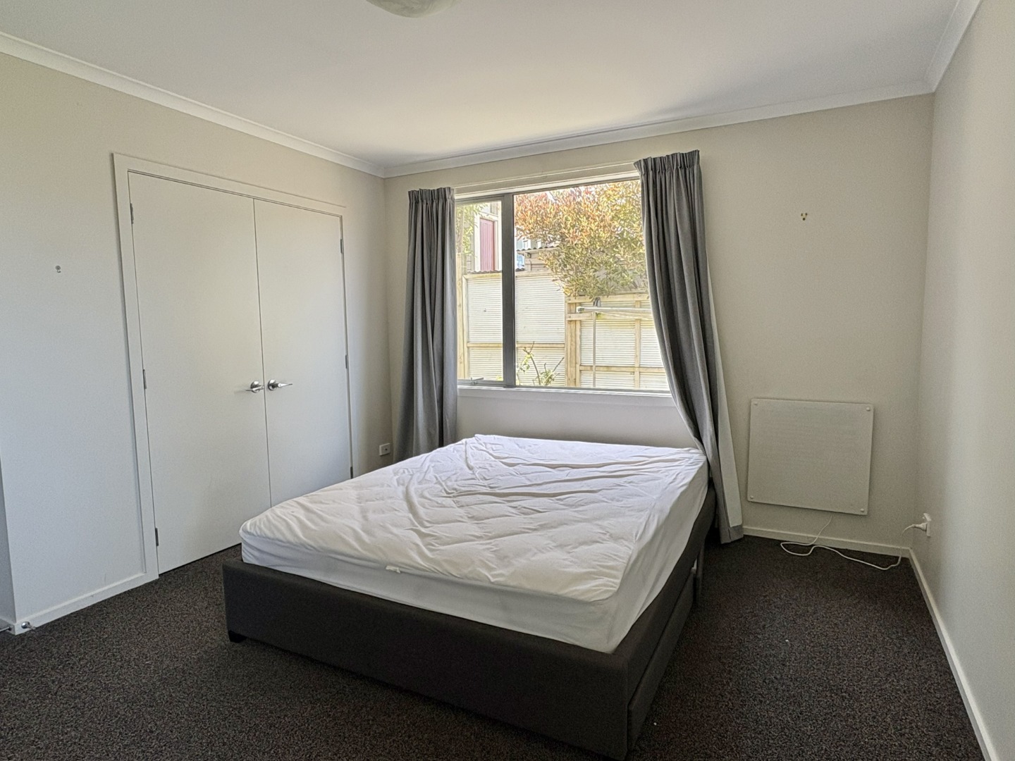30-henry-street-front-bedroom2