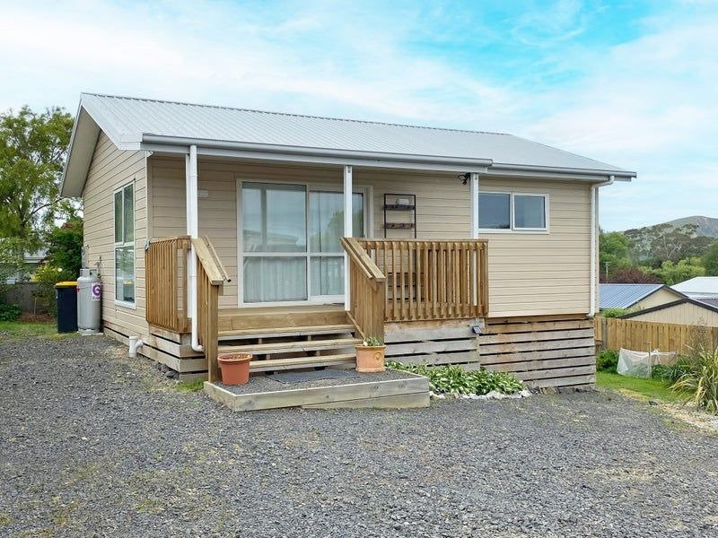 40a Beach St
